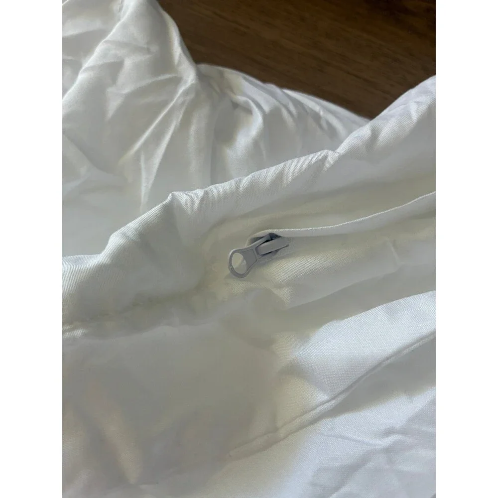 Amazon Basics King Duvet Cover White 108 x 94 Zip Closure Polyester EUC